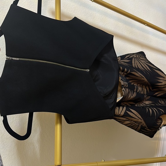 Finders Keepers 2 Piece Set - Picture 5 of 7